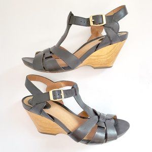 Clarks Wooden Heel Black Leather Sandal Size 7